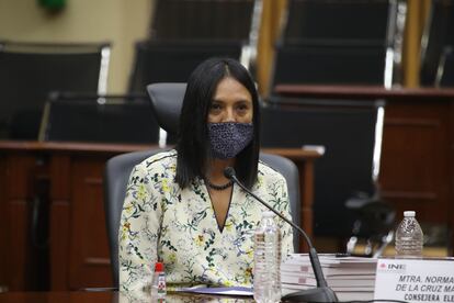 Norma Irene de la Cruz Magaña en la sala del Consejo General del INE en julio de 2020.