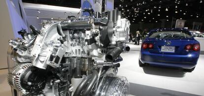 Imagen de archivo de un motor de Volkswagen en el salón del automóvil de Los Ángeles de 2008.