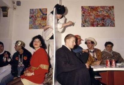 El que está al fondo, de pie, es sean McLusky, y esto era The Brain, el primer club organizado por uno de los mayores agitadores nocturnos de la capital británica de las últimas décadas. A principios de este siglo, se hizo global gracias a fiestas itinerantes como Return to New York. Tuvo residencia en el barcelonés Razzmatazz.