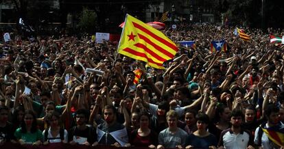 Manifestación en la Plaza de Catalunya el 2 de octubre.