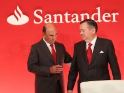 El presidente de Santander, Emilio Bot&iacute;n, junto a Alfredo S&aacute;enz en la presentaci&oacute;n de los resultados anuales de 2012, el pasado 31 de enero.