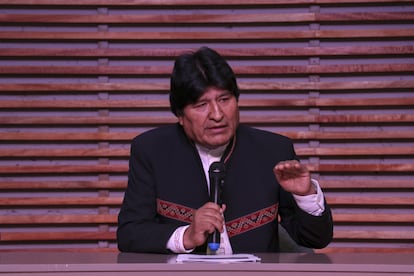 O ex-presidente boliviano Evo Morales fala em uma conferência em Buenos Aires, em fevereiro.