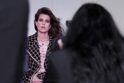 La hija de la princesa Carolina de Mónaco deja Saint Laurent y será la nueva embajadora de Chanel. Su figura protagonizará la campaña de primavera-verano 2021. Casiraghi ya fue fotografiada para la firma por Karl Lagerfeld en 2012.