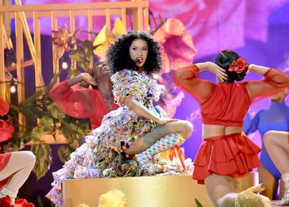 Cardi B, durante su actuación en los AMA.