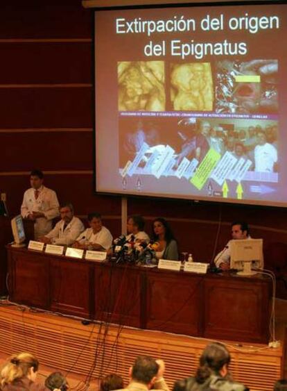 Exposición de la cirugía fetal hecha en un hospital de Sevilla.