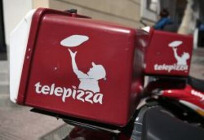 Motocicleta con el logo de Telepizza.