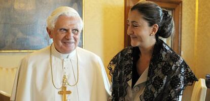 Benedicto XVI recibe a la ex secuestrada por las FARC.