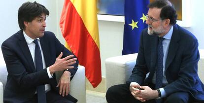 Jos&eacute; Rosi&ntilde;ol y Mariano Rajoy en su reuni&oacute;n en el Palacio de la Moncloa.