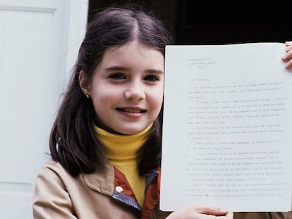 Samantha Smith holds letter she received from Soviet leader Yuri Andropov on April 26, 1983 in Manchester, Maine.