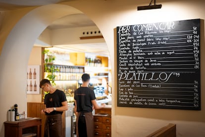 Interior del Bar Vii, de los hermanos Roca en Girona