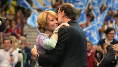 Aguirre y Rajoy en el mitin de cierre de campaña del PP.