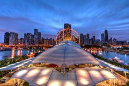 Vistas de Chicago desde el Navy Pier, junto al lago Michigan.