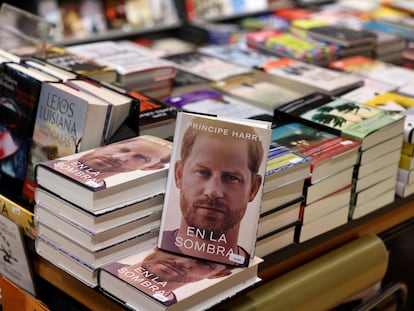 Ejemplares de las memorias de Enrique de Inglaterra en una librería de Madrid.