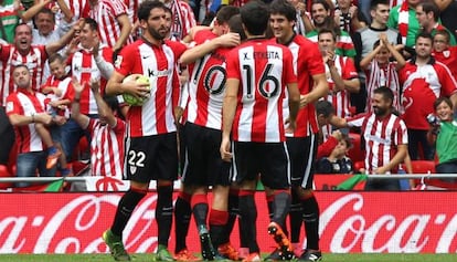 El Athletic celebra el tanto del empate contra el Valencia.