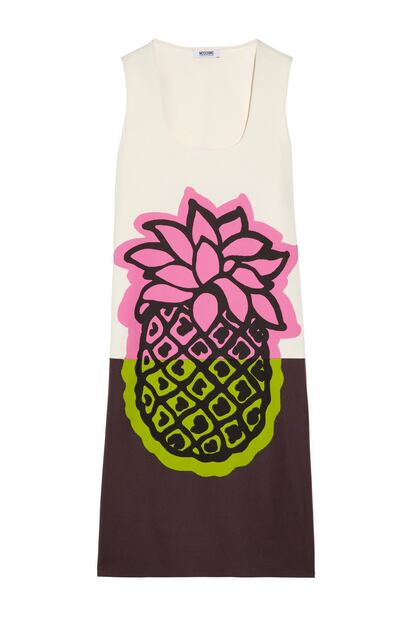 Moschino Cheap and Chic  decora el verano con frutas tropicales como la piña. El precio del vestido es de 375 euros.