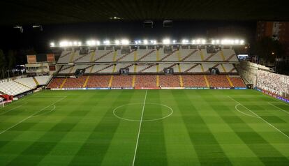 Vista general del estadio de Vallecas, antes del partido