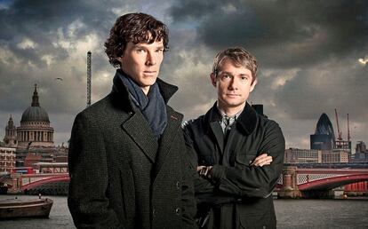 Benedict Cumberbatch y Martin Freeman, en la serie 'Sherlock' (2014).