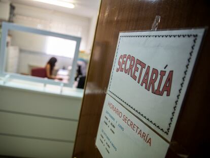 Preparación ante el inicio de clases con medidas para evitar los contagios por la covid.