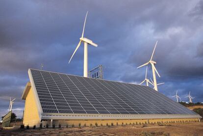 Planta combinada solar y eólica.