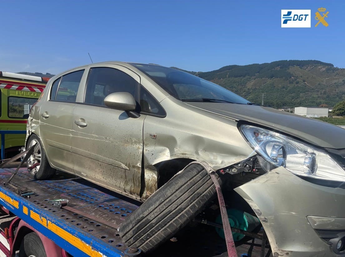 Investigado un joven de 15 años por robar un coche y casuar un accidente en Ponferrada bajo los efectos de las drogas