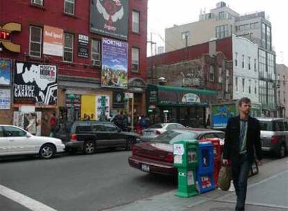 Cruce de las calles Bedford y North 7, en el barrio de Williamsburg (Brooklyn), conectado desde 1903 a través del puente homónimo con el Lower East Side, en Manhattan.