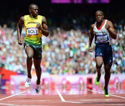 Bolt controla a Dasaolu en la primera ronda de los 100m de Londres.