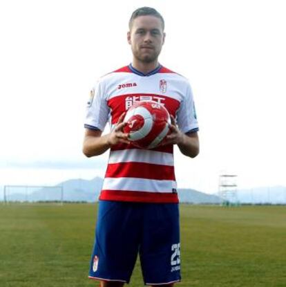 Ingason durante su presentación como jugador del Granada.