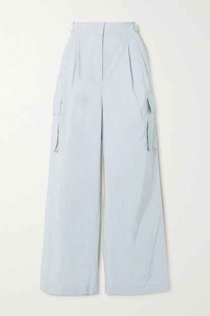 El color pastel y la silueta ancha de estos pantalones cargo de Tibi los convierten en tu mejor aliado de primavera.