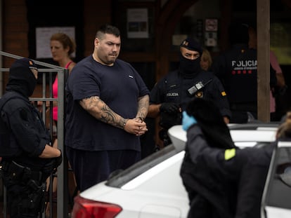 Detención de Francisco Pérez, alias 'Paco el Gordo', durante la última operación contra los Casuals, en junio de 2023.