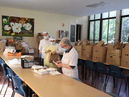 Trabajadoras del comedor social de las Hijas de Caridad de San Vicente de Paúl, en Madrid.