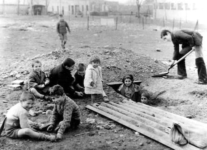 Una de las imágenes de la exposición La Barbarie cayó del suelo.