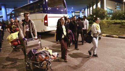 The first group of 37 Spaniards evacuated from Kathmandu, Nepal.