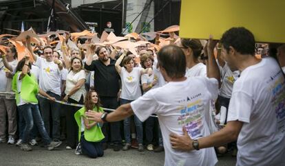 Josep Rull, Carme Forcadell y Oriol Junqueras, entre otros, en la cabecera de la marcha.