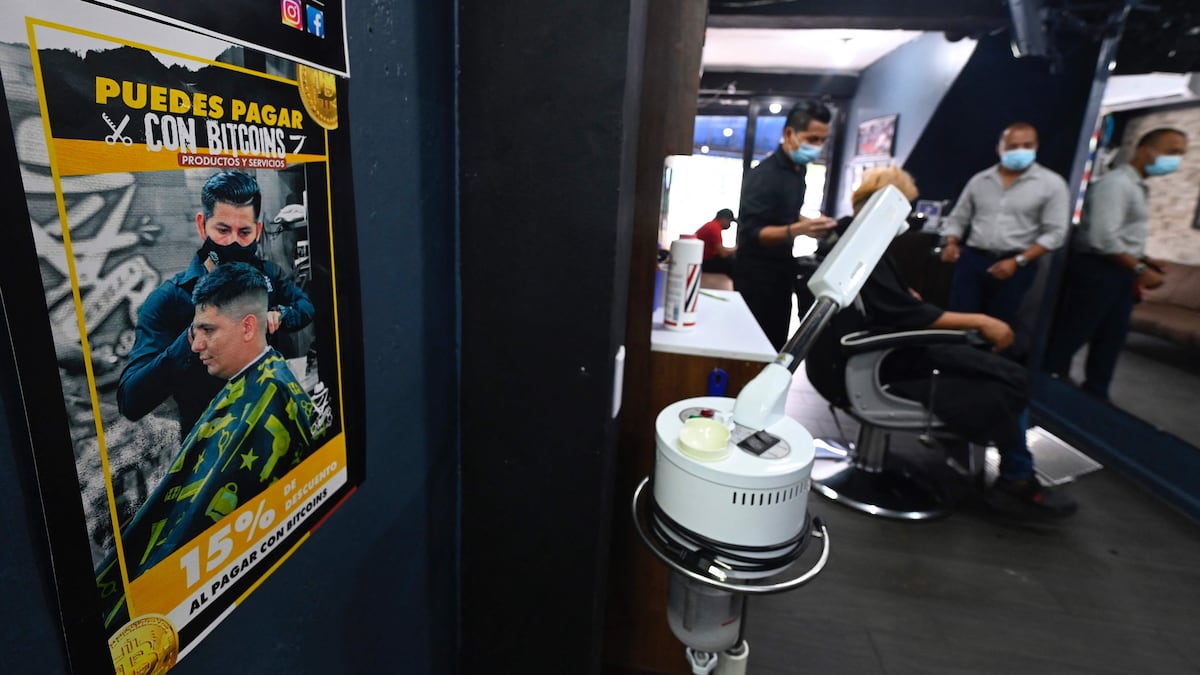 Bukele y su cruzada a favor del bitcoin en El Salvador: “Crearemos un  refugio para la libertad” | Internacional | EL PAÍS