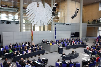 Friedrich Merz, durante su intervención el martes en la Cámara baja de Berlín para defender la reforma constitucional que permitirá a Alemania reforzar su gasto militar.