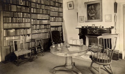 Interior del estudio de Ralph Waldo Emerson, en Concord (Massachusetts), en una imagen tomada alrededor de 1930.
