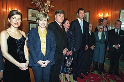 Walter Haubrich (tercero por la izquierda), junto a la ministra Pilar del Castillo y el príncipe Felipe.