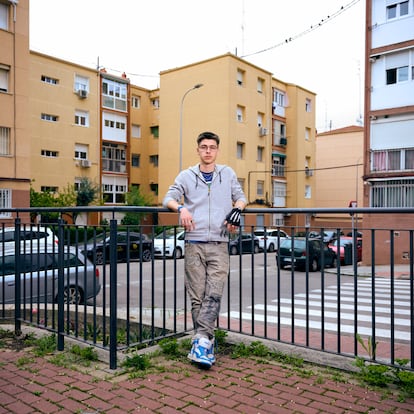 Eduardo Luna, en un rincón del barrio de Vicálvaro.