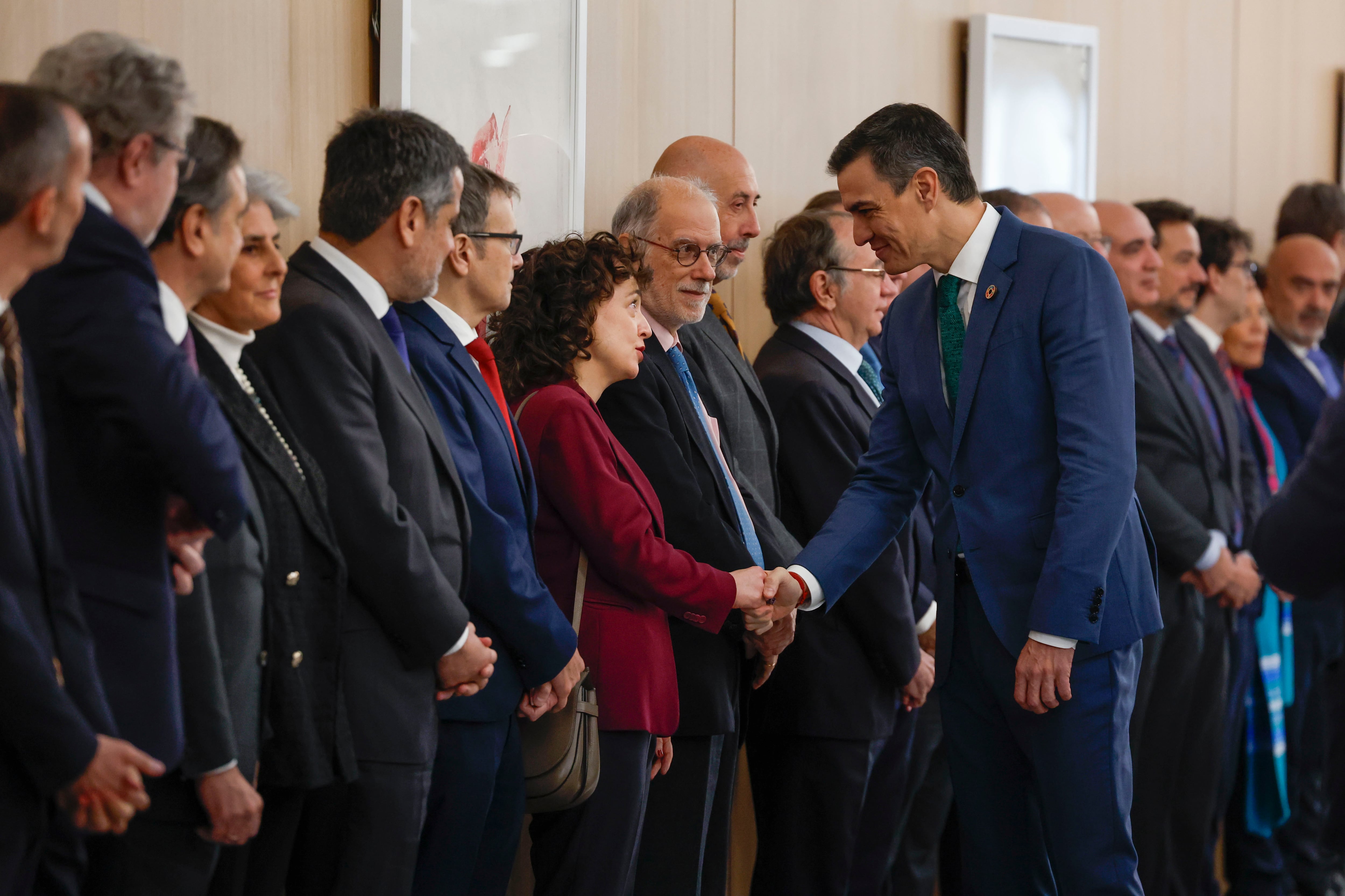 Sánchez tiende la mano a Trump pero defiende un orden internacional contrapuesto al del nuevo inquilino de la Casa Blanca