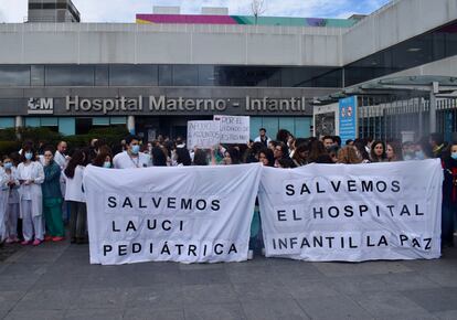 Concentración frente al Hospital de la Paz. 