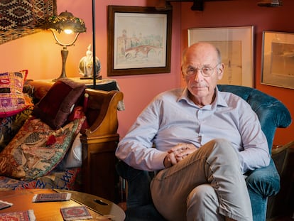 Boris Cyrulnik em sua casa em La Seyne-sur-Mer, em 24 de outubro.