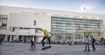 El Macba de Barcelona, a la plaça dels Àngels.