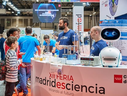 Stand de Madrid es Ciencia durante la Semana de la Educación de 2023.