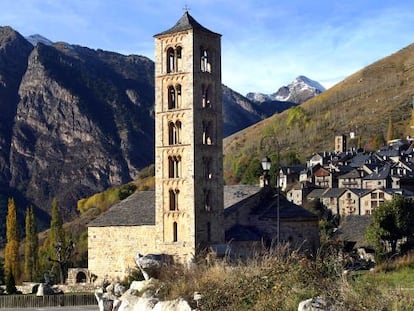 Exterior del templo de Sant Climent de Ta&uuml;ll.