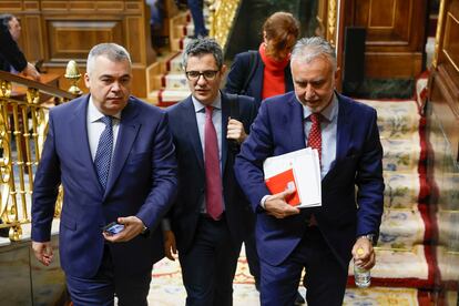 Desde la izquierda, Santos Cerdán, secretario de organización del PSOE; Félix Bolaños, ministro de la Presidencia y Justicia, y Ángel Víctor Torres, ministro de Política Territorial, este miércoles.