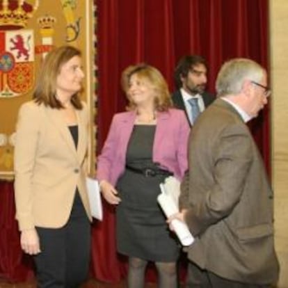 La ministra de Empleo y Seguridad Social, Fátima Báñez, ha recibido hoy a los representantes de la patronal CEOE-Cepyme y de los sindicatos CC OO y UGT.