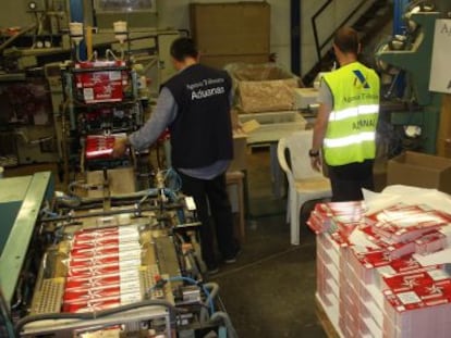 An illegal tobacco factory dismantled by Spanish customs.