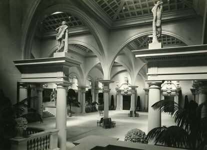 Interior del Palacio de la Reina Victoria Eugenia de Puig i Cadafalch, en 1929