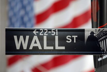 El cartel de la calle de Wall Street en Nueva York.