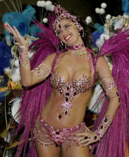 Luma de Oliveira, exesposa de Eike Batista, durantes los carnavales de Río de Janeiro de 2005.